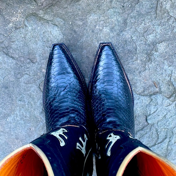 FRYE FAITH BLACK & WHITE LEATHER WOMANS COWBOY BOOTS - 9 - NIB ! 🤠 - Picture 10 of 14